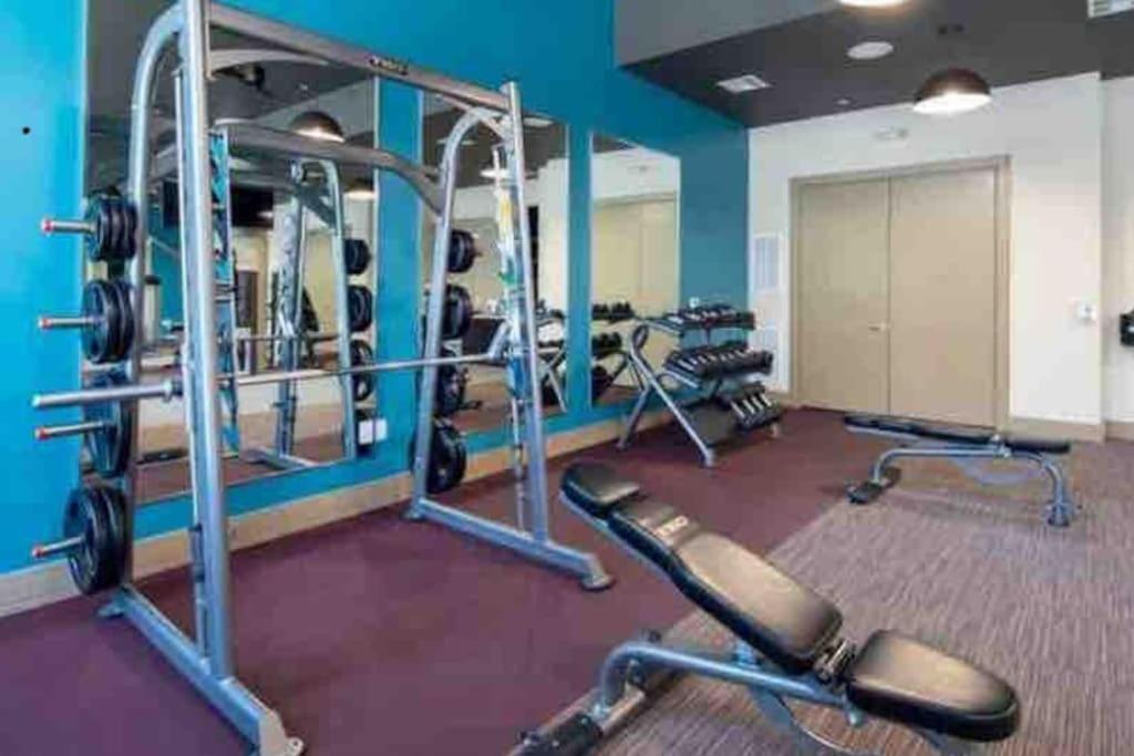 Fancy Apt Downtown. Pool. Gym. Lounge. Pet Ok ヒューストン エクステリア 写真