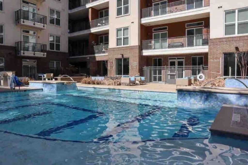 Fancy Apt Downtown. Pool. Gym. Lounge. Pet Ok ヒューストン エクステリア 写真